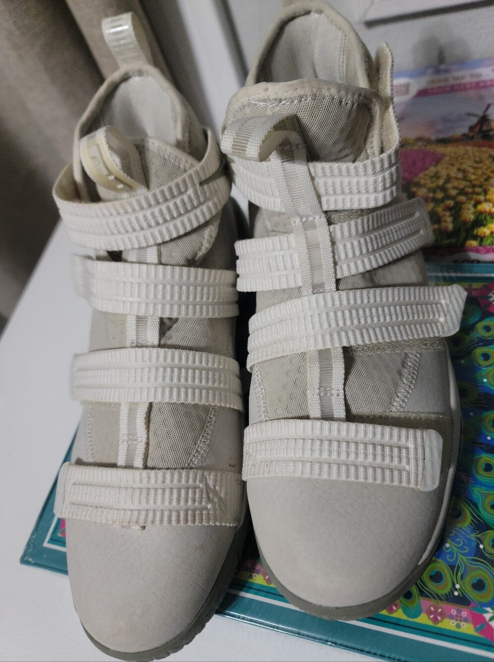 Nike Kids High-Top Velcro Sneakers in Off-White and Sage Green